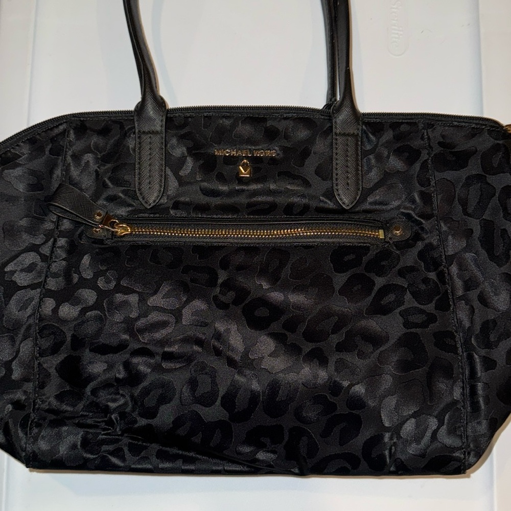 Michael Kors Kelsey Leopard Black Medium Tote